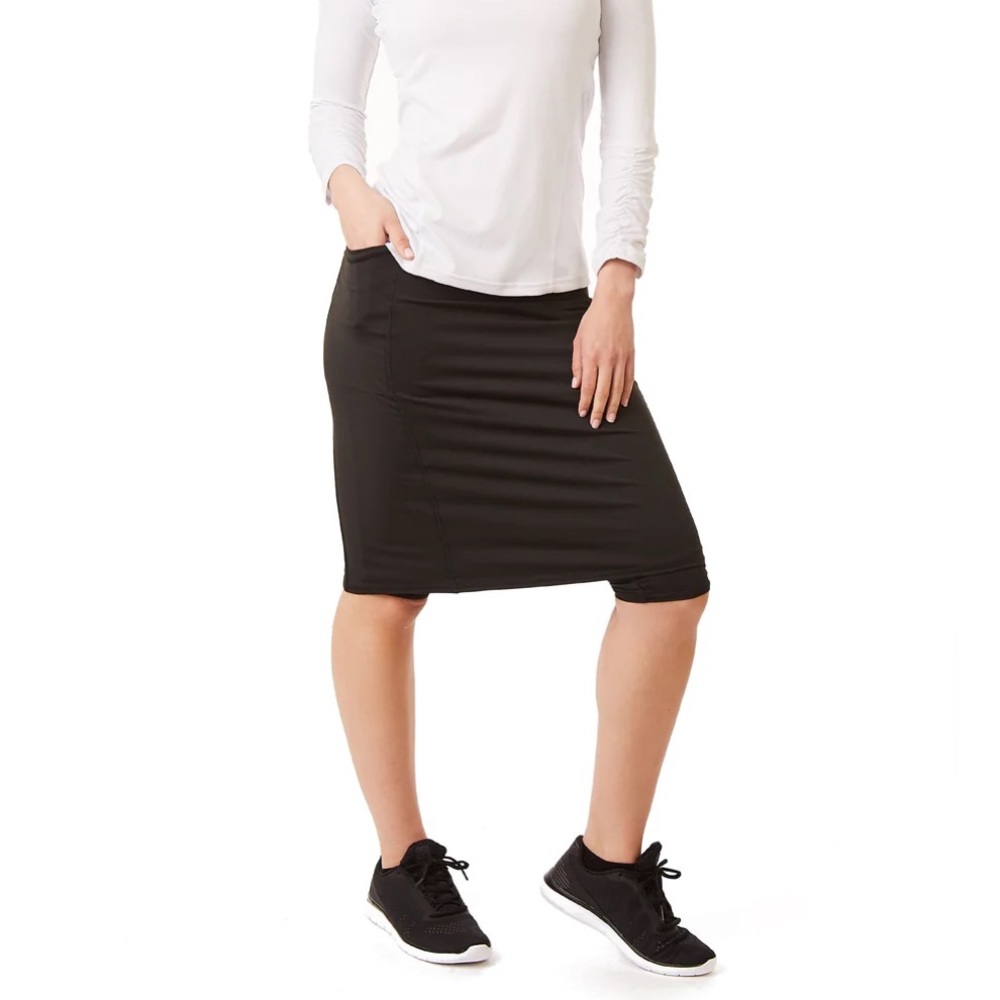 NWOT; Snoga “Fit Skort” in Navy